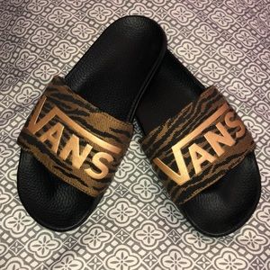 Brand New🔸Vans Slides